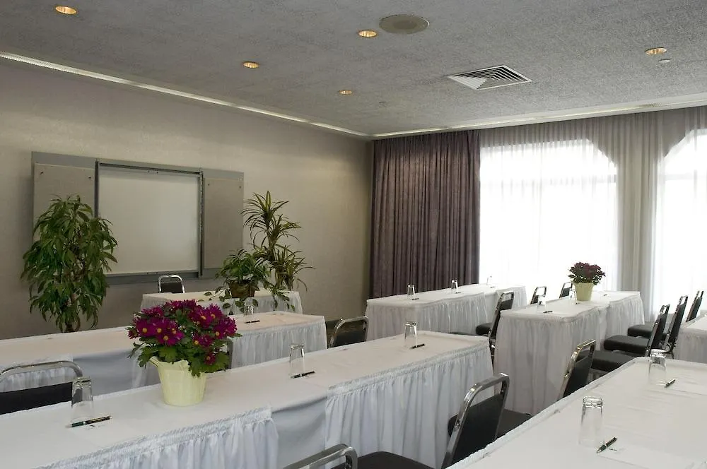 Cartier Place Suite Hotel Оттава 3*,  Канада